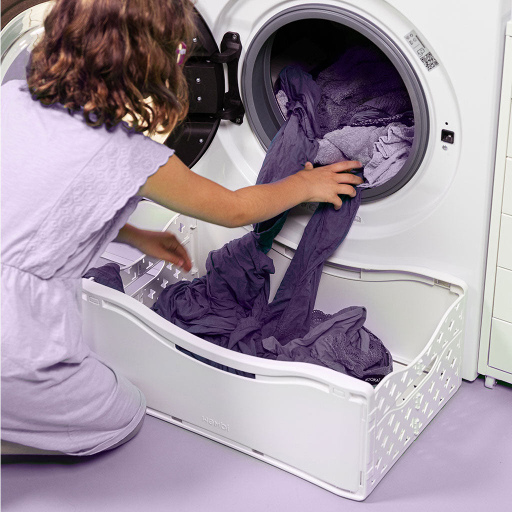 Wembi, panier conçu pour se ranger contre le lave linge